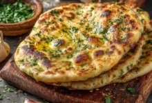 The Ultimate 10-Minute Garlic Flatbread (Roti) Recipe: Soft, Flaky, & Irresistible!